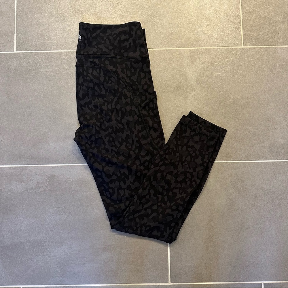 EUC - Lululemon Invigorate High-Rise Tight 25"